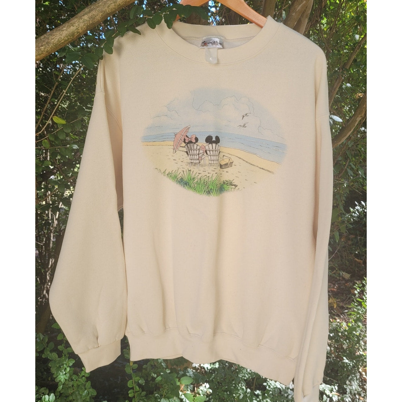 Vintage Mickey Minnie Beach Disney Store crewneck Sweatshirt