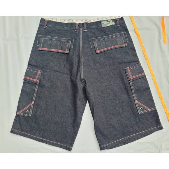 #retrovintagethrift#, #blackownedthrift#, #raptees#