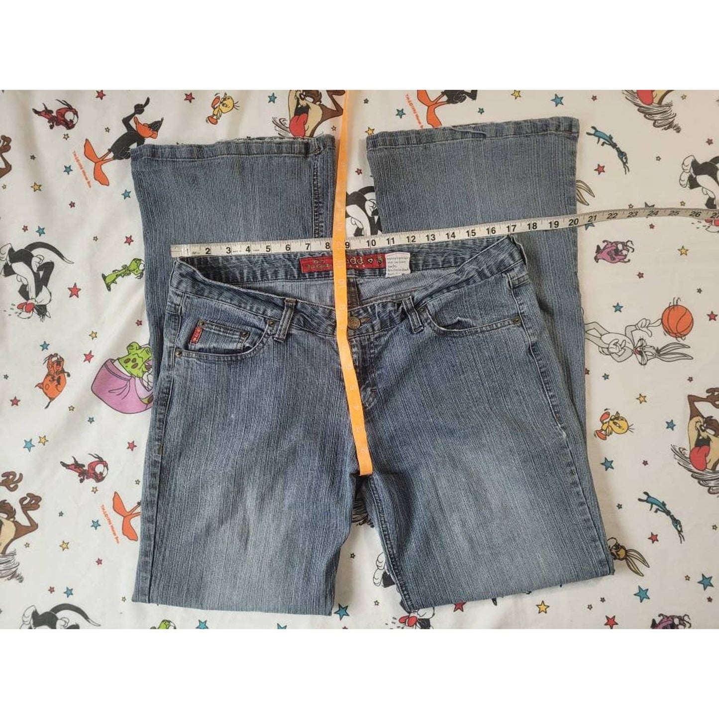 #retrovintagethrift#, #blackownedthrift#, #raptees#