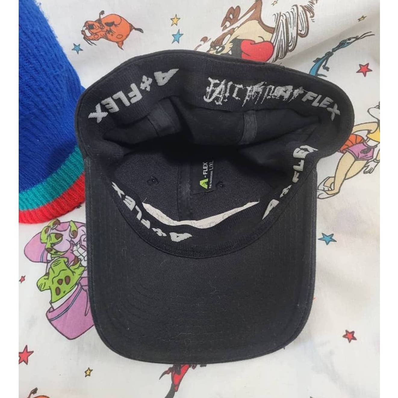 #retrovintagethrift#, #blackownedthrift#, #raptees#