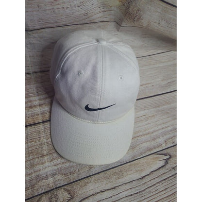 White tag Nike cap 90s with black embroidered swoosh logo on front panel